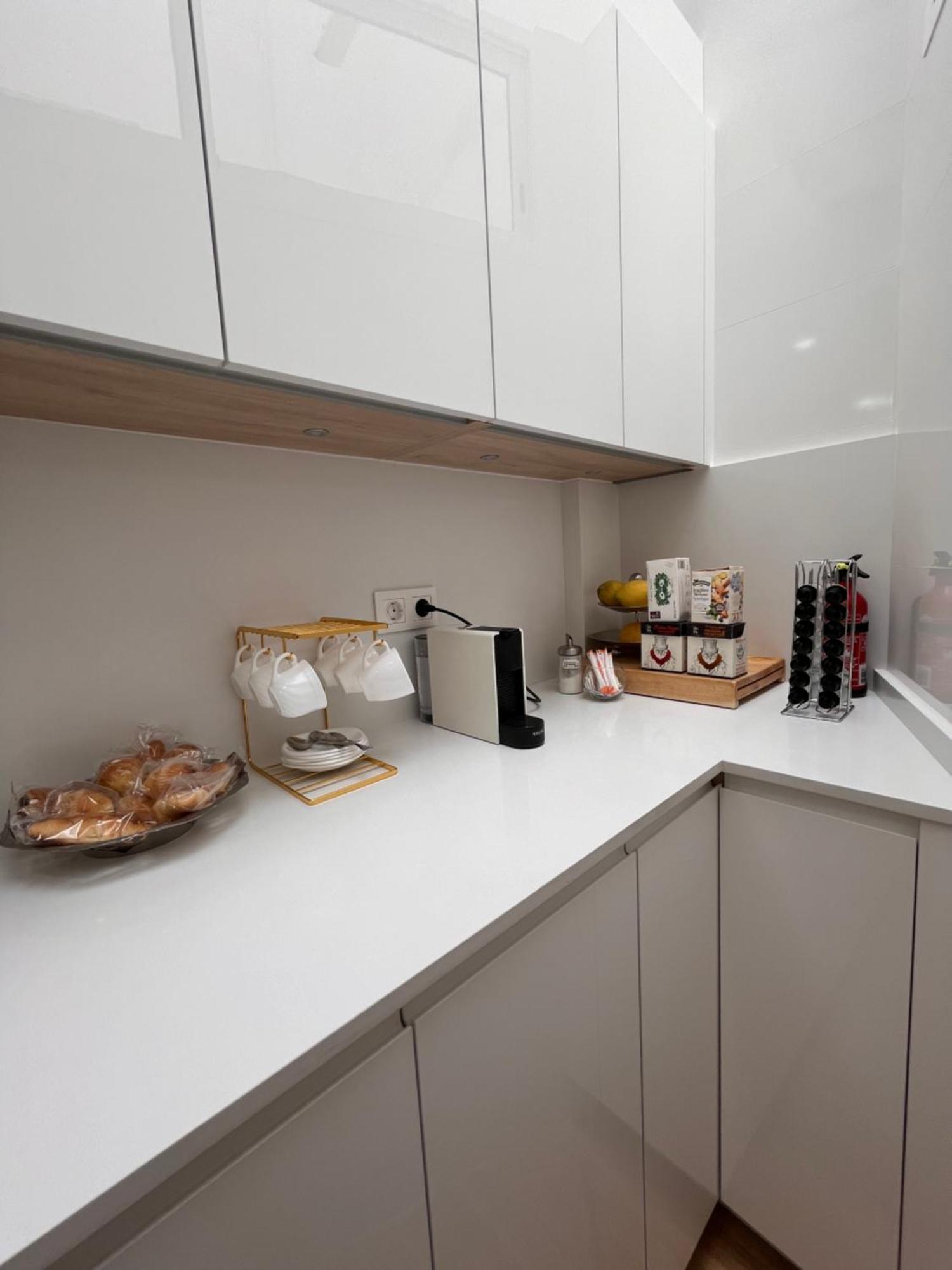 Apartamento Orilla De Triana Seville Exterior photo