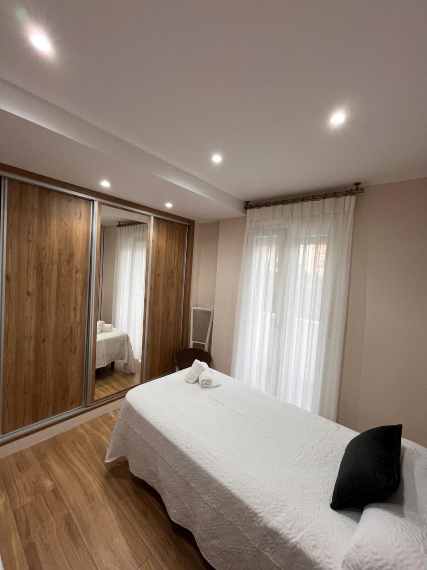 Apartamento Orilla De Triana Seville Exterior photo
