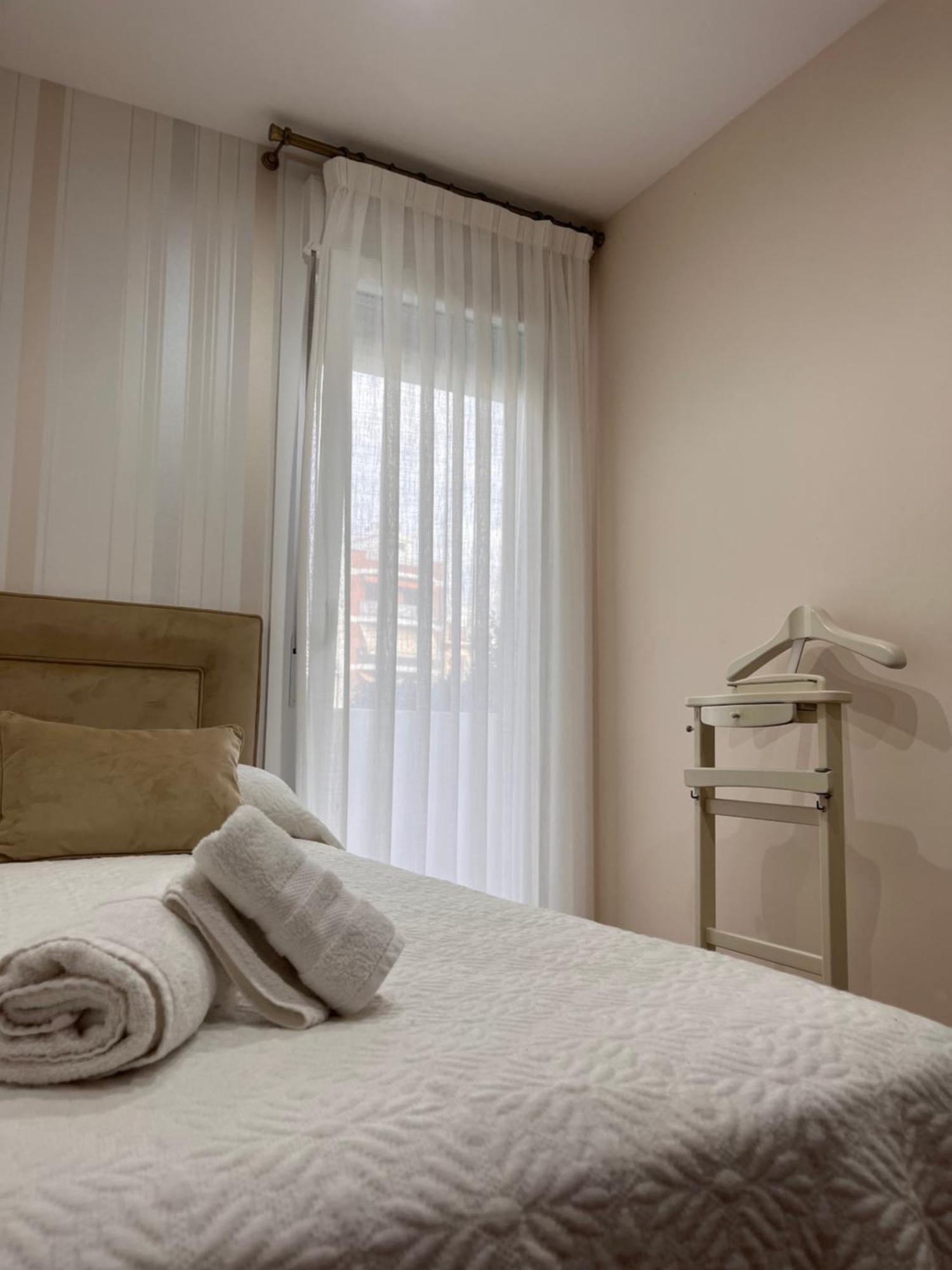 Apartamento Orilla De Triana Seville Exterior photo
